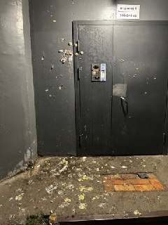В Сыктывкаре парню в лицо кинули торт на день рождения и вызвали возмущение соседей